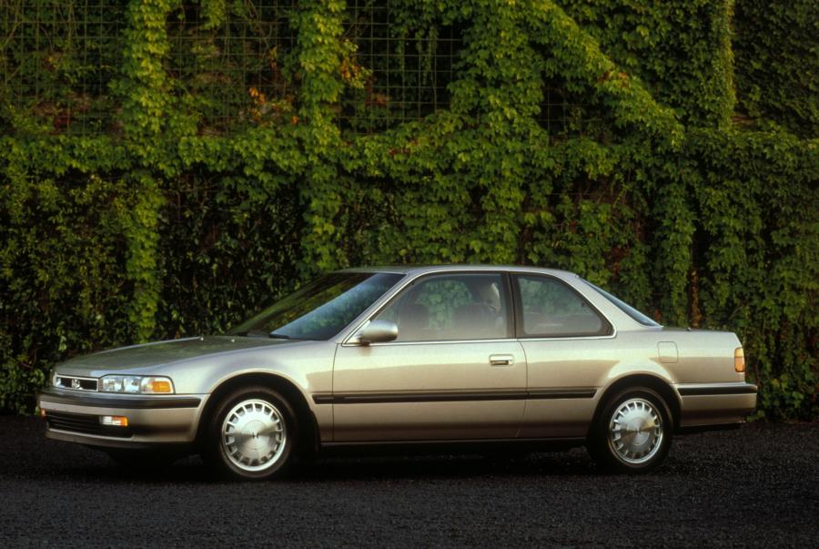  Honda Accord 1990 года  (фото 17 из 29)